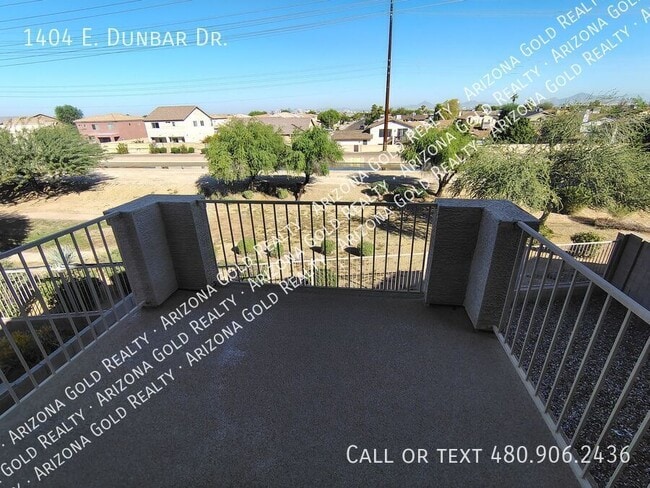 Building Photo - 1404 E Dunbar Dr