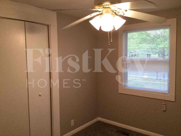 Building Photo - 135 Harris Cir