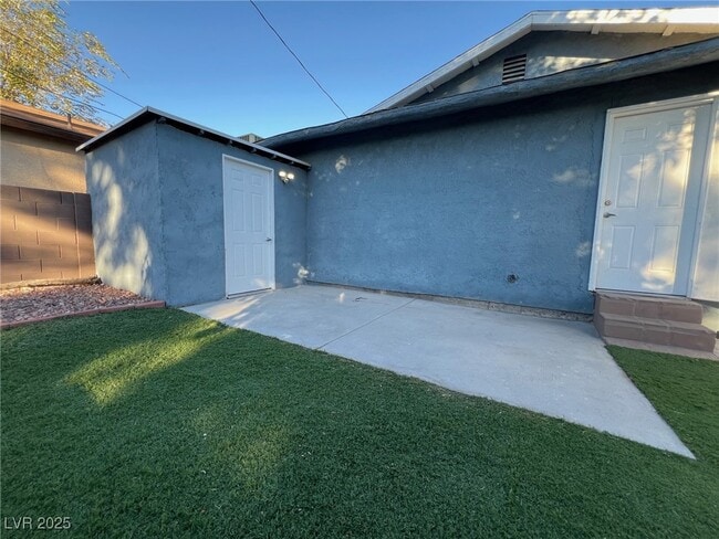 Building Photo - 428 S Beaumont St