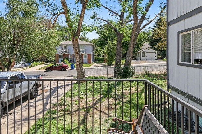 Building Photo - FOR RENT! Beautifully Remodeled 2 Bed/1 Bath Unit – Don’t Miss Out!