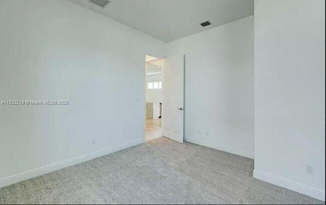 Building Photo - 11539 SW Visconti Way