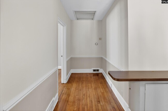 Building Photo - 512 Carrison St