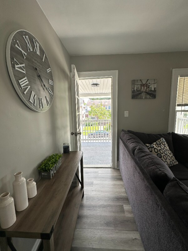 Building Photo - 1278 W 106th St