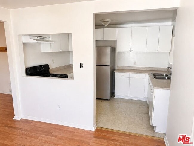 Building Photo - 5966 Benner St