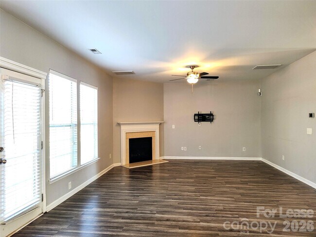 Building Photo - 12444 Caracara Ct