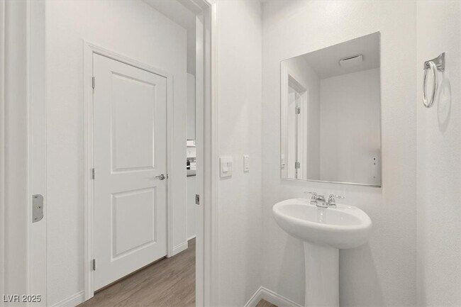 Building Photo - 502 Red Lovebird Ave