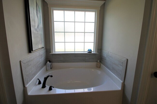 Building Photo - Beautiful and Convenient 3BR/2BA Home near Moody Airforce Base in Valdosta, GA