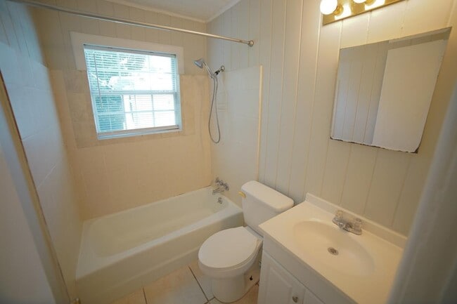 Building Photo - 3424 Orlando Dr