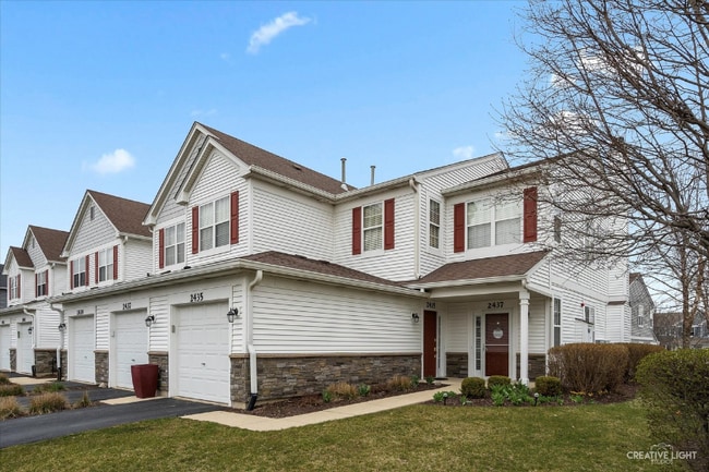 Building Photo - 2437 Oneida Ln