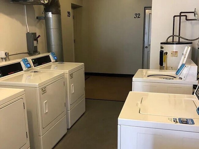 Building Photo - 2071 Australia Way W