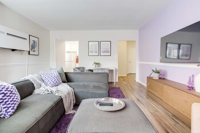 Building Photo - 112 W University Pkwy