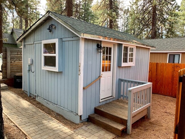 Primary Photo - Sweet studio Cabin avail. August 5, 2025!!!