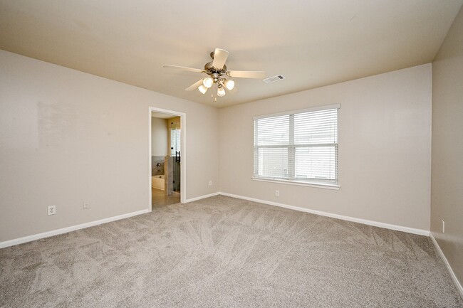 Building Photo - 6127 Yorkglen Manor Ln