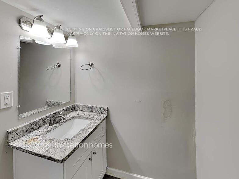 Building Photo - 5545 Gibson Dr