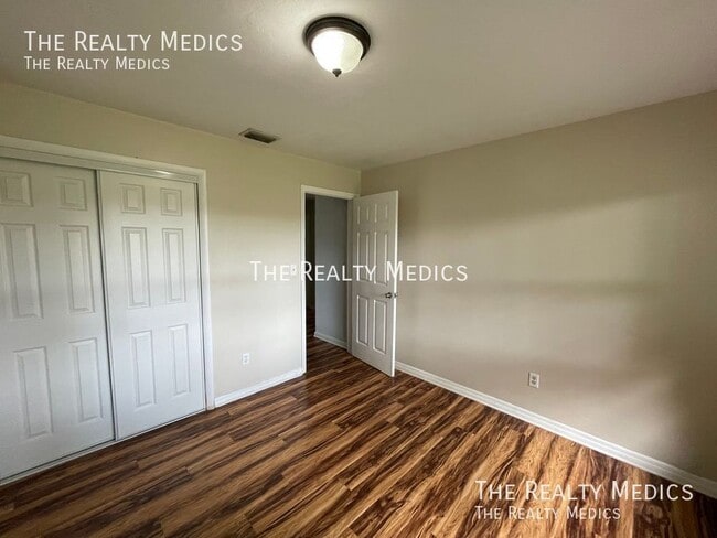 Building Photo - 1159 Fountainhead Dr