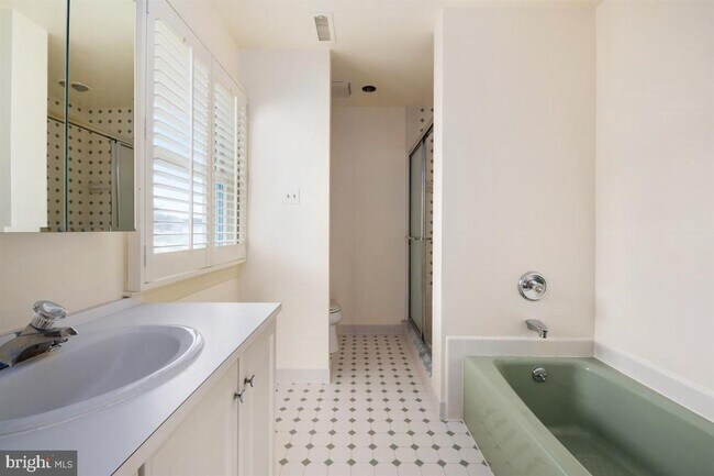 Building Photo - 15321 FALLS