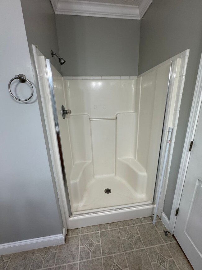 Building Photo - Charming 3 Bed, 2 Bath Home in Maiden – Pe...