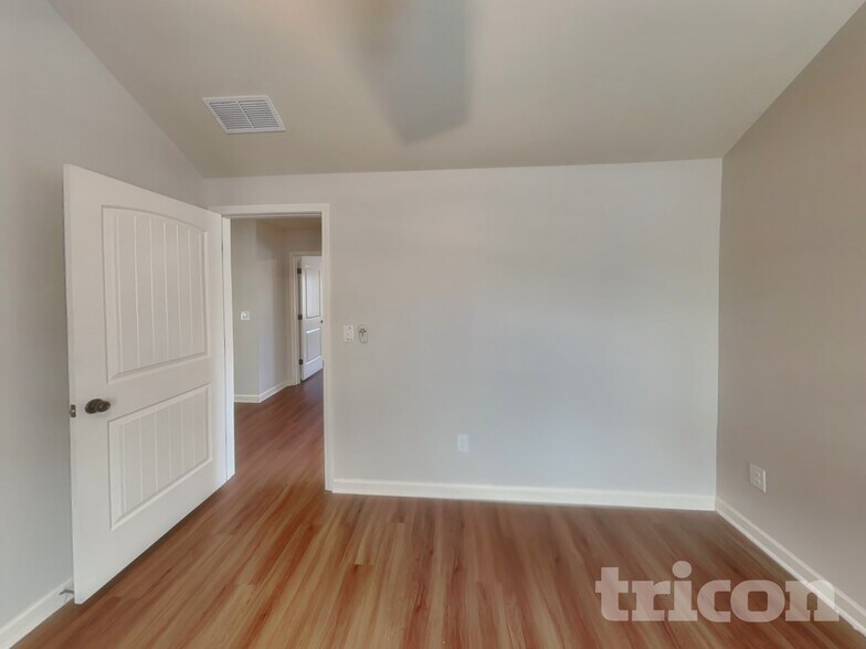 Building Photo - 217 Adeline Ln