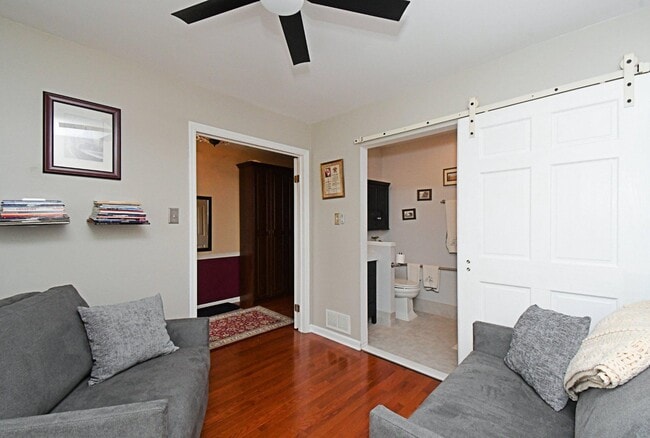Building Photo - 187 Pinecrest Ln