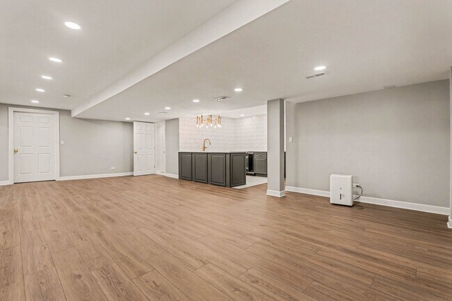 Building Photo - 841 Turnbridge Cir