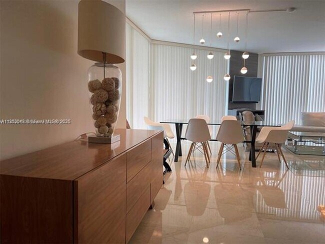 Building Photo - 250 Sunny Isles Blvd