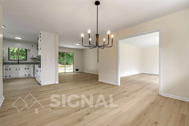 Building Photo - 4324 Warren Rd