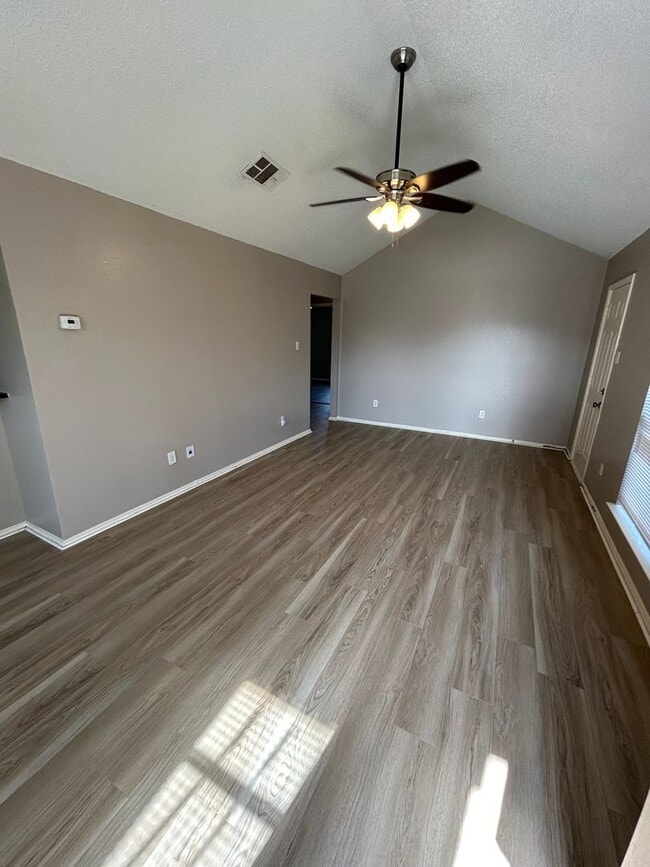 Building Photo - Make yourself at home!