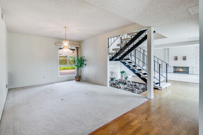 Building Photo - Tranquility on Beachside