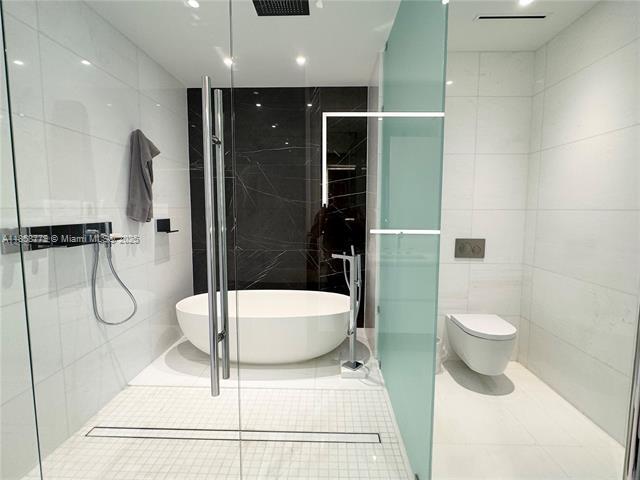 Building Photo - 300 Biscayne Boulevard Way