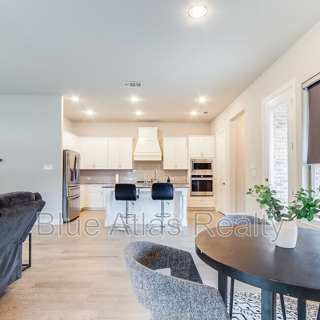 Building Photo - 4001 Bear Creek Ct