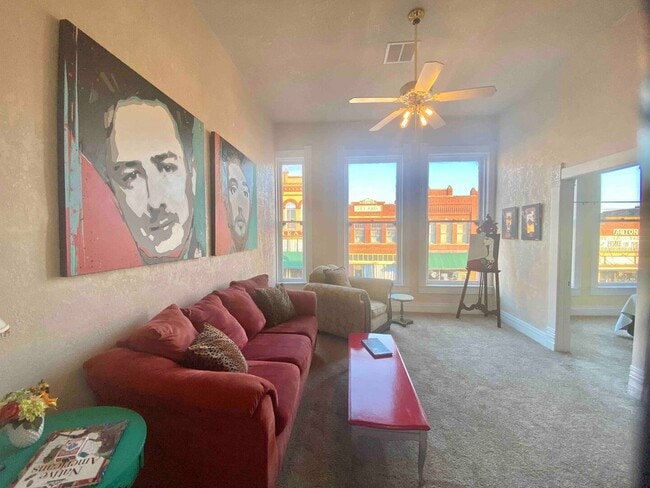 Building Photo - 117 W Harrison Ave