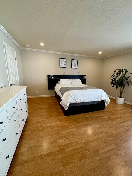 Building Photo - 31555 Lindero Canyon Rd
