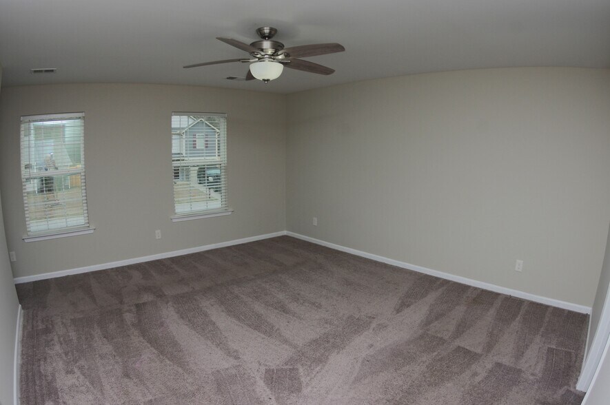 Building Photo - 129 Vermillion Dr