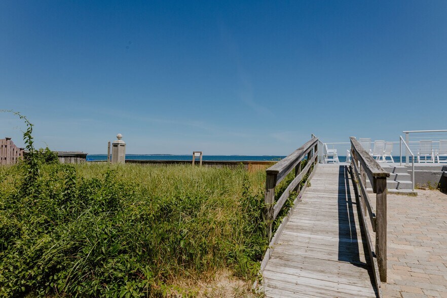 Building Photo - 311 Seaside Ave