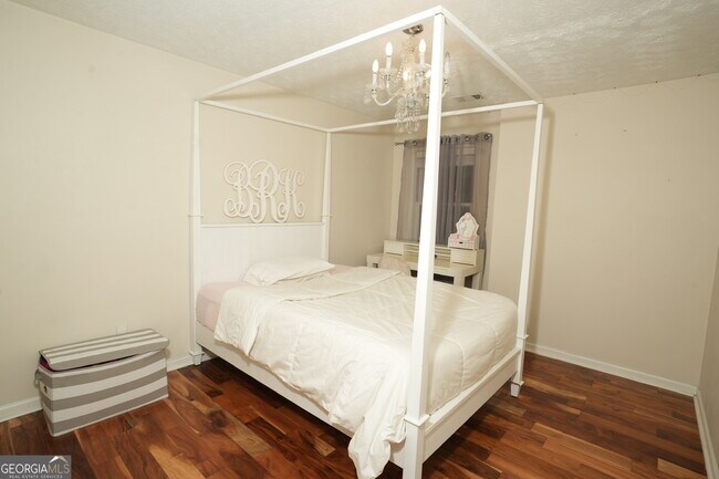 Building Photo - 3 Normandy Ct