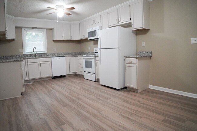 Building Photo - 565 Buford St NW