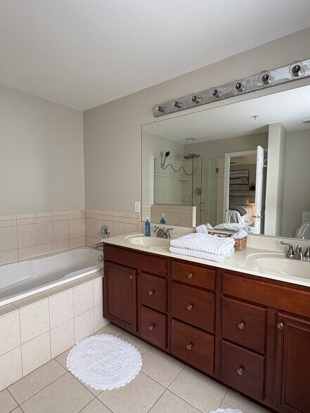 Building Photo - 12461 Coastal Marsh Dr