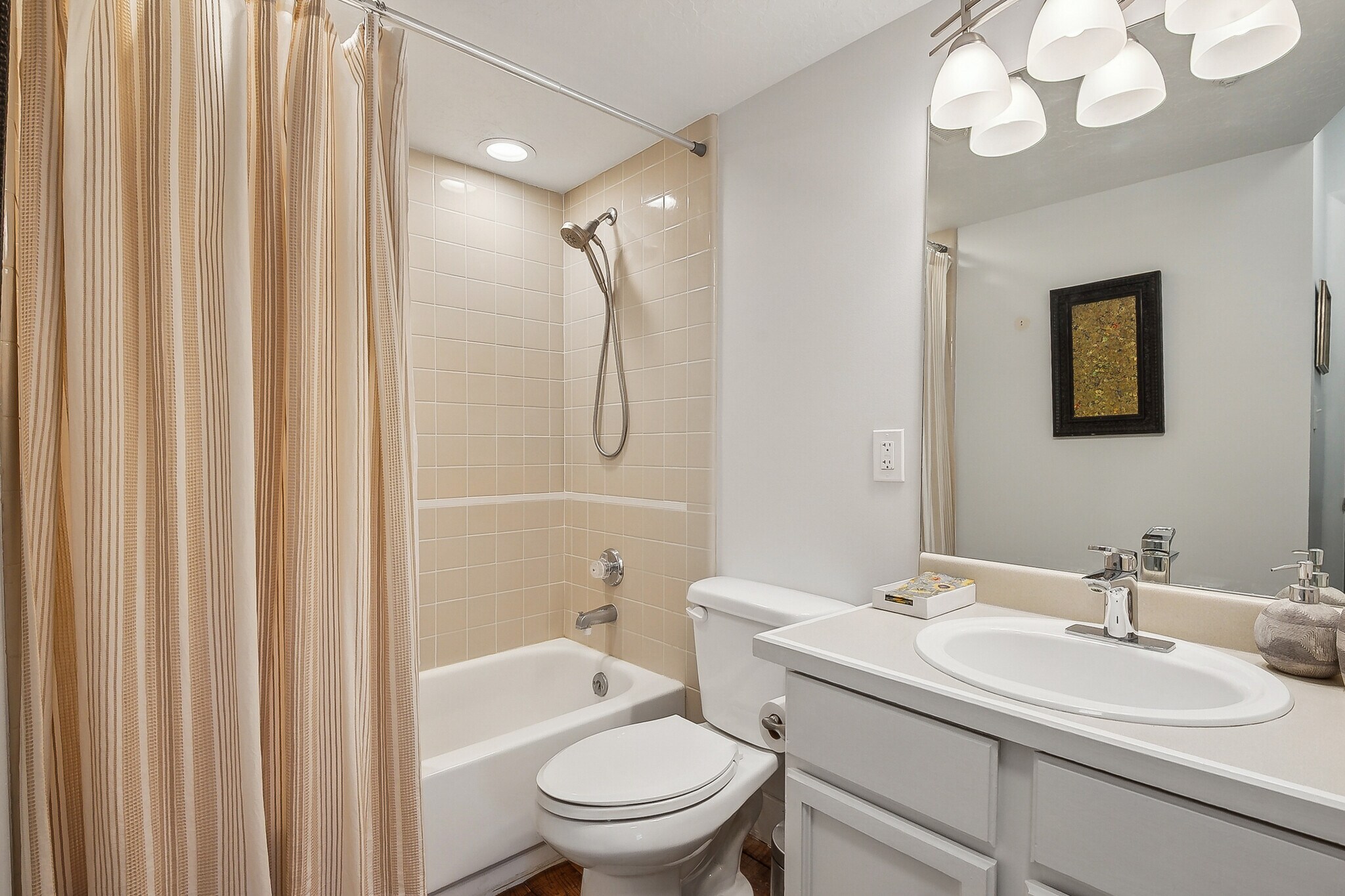 Building Photo - 3061 Fawn Dr