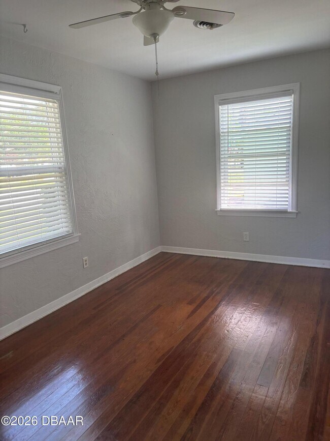 Building Photo - 250 S Seneca Blvd