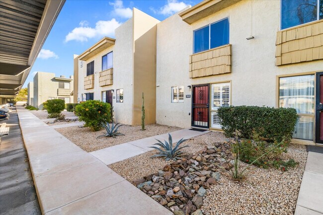 Building Photo - 4620 N 68th St