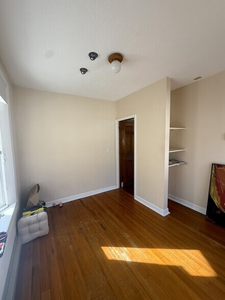 Building Photo - 5 Brewer St