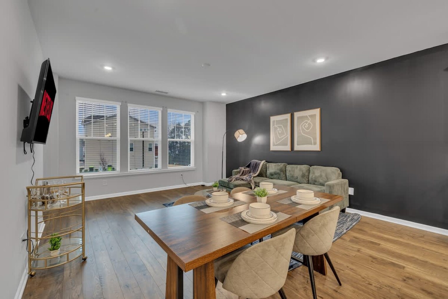 Building Photo - 2804 Saltaire Ave