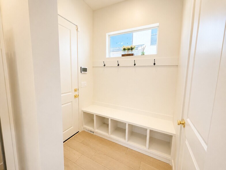 Building Photo - 3069 N Stardew St