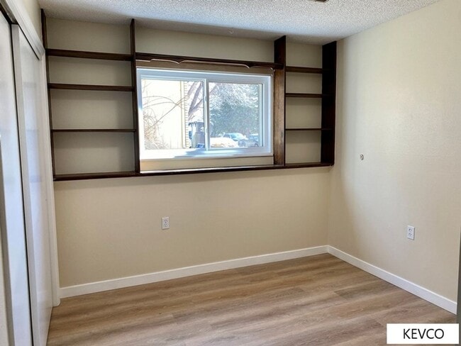 Building Photo - Sprawling Four Bedroom Home