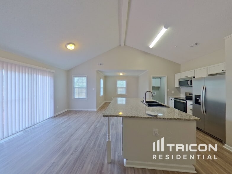 Building Photo - 11106 Pinetta Ln