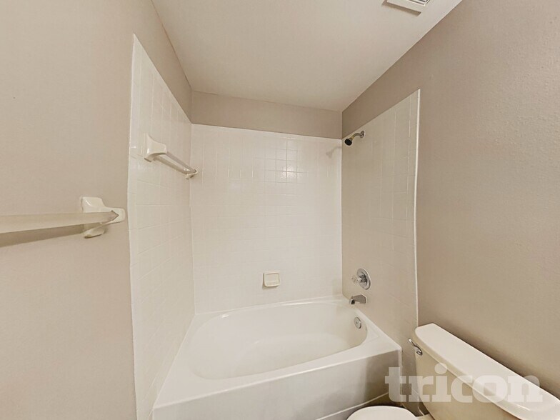 Building Photo - 12922 Brant Tree Dr