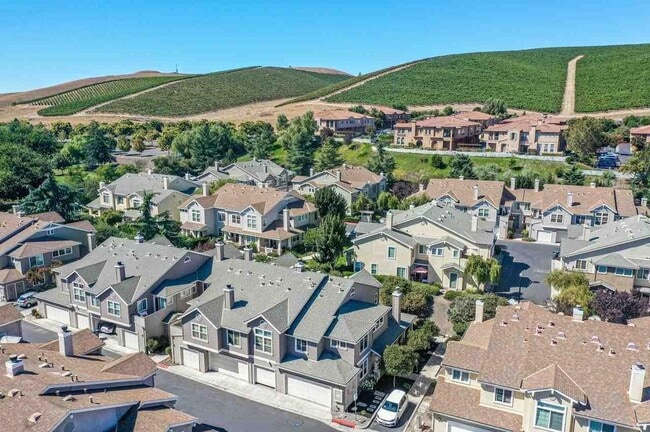 Building Photo - Beautiful 3 Bed, 3 Bath Condo for Rent in Livermore, CA