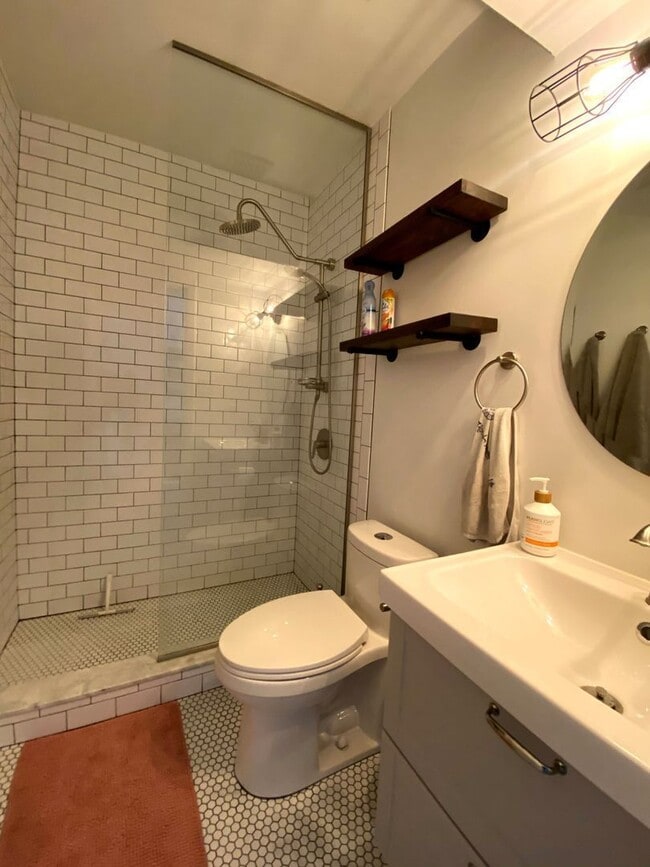 Building Photo - 3271 Niagara Square