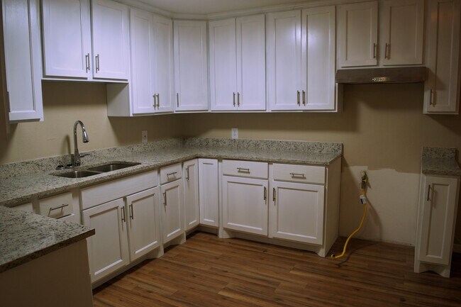 Building Photo - 2623 Irwin Dr