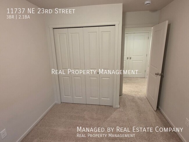 Building Photo - 11737 NE 23rd St